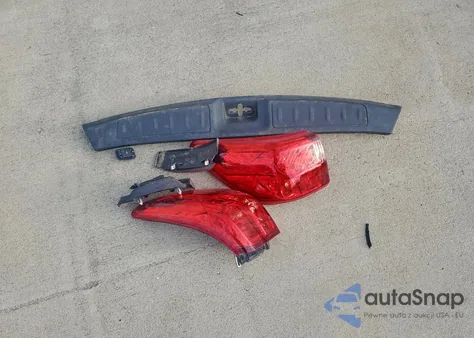 2018 Nissan Pathfinder S z USA, uszkodzony, nr VIN 5N1DR2MM6JC627541